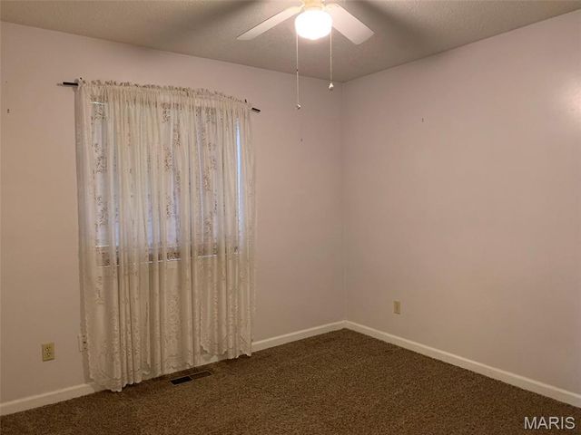 431 Westlake Drive, St Clair, MO 63077