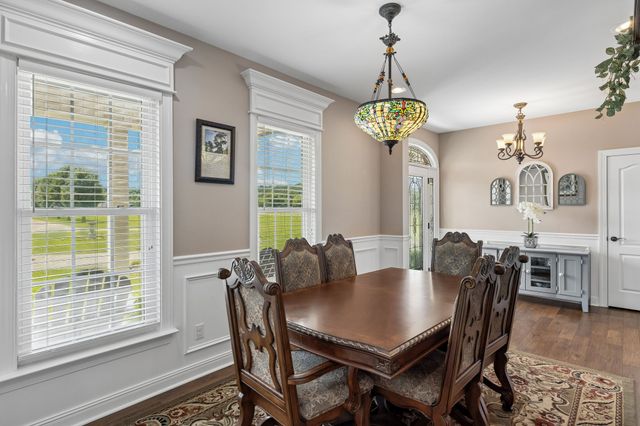 4294 Trousdale Ln, Columbia, TN 38401