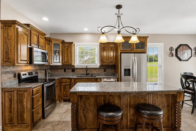 4294 Trousdale Ln, Columbia, TN 38401