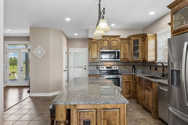 4294 Trousdale Ln, Columbia, TN 38401