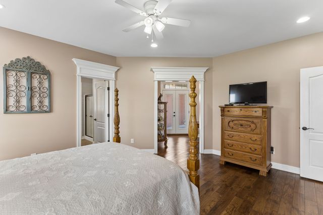 4294 Trousdale Ln, Columbia, TN 38401