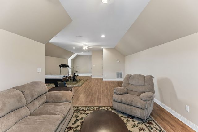 4294 Trousdale Ln, Columbia, TN 38401