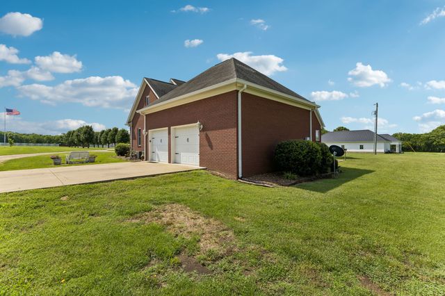 4294 Trousdale Ln, Columbia, TN 38401
