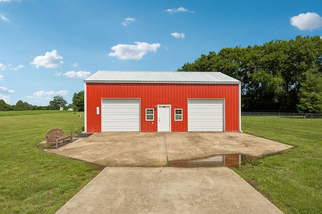 4294 Trousdale Ln, Columbia, TN 38401