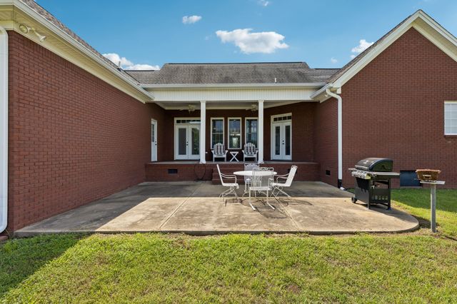 4294 Trousdale Ln, Columbia, TN 38401