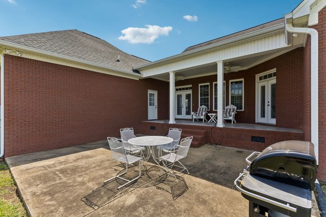 4294 Trousdale Ln, Columbia, TN 38401