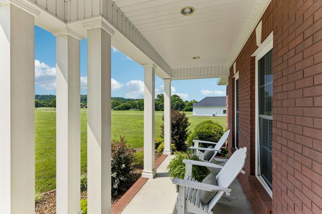4294 Trousdale Ln, Columbia, TN 38401