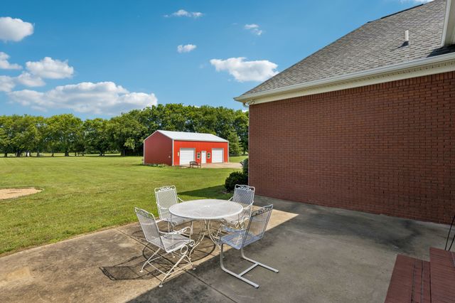 4294 Trousdale Ln, Columbia, TN 38401