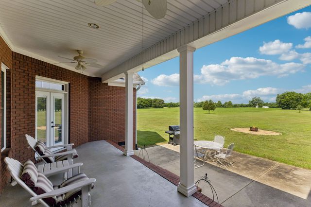 4294 Trousdale Ln, Columbia, TN 38401