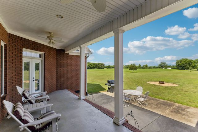 4294 Trousdale Ln, Columbia, TN 38401