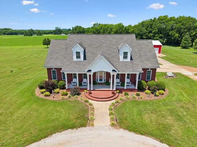 4294 Trousdale Ln, Columbia, TN 38401