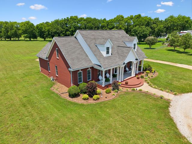 4294 Trousdale Ln, Columbia, TN 38401