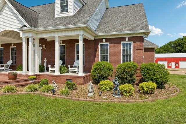 4294 Trousdale Ln, Columbia, TN 38401