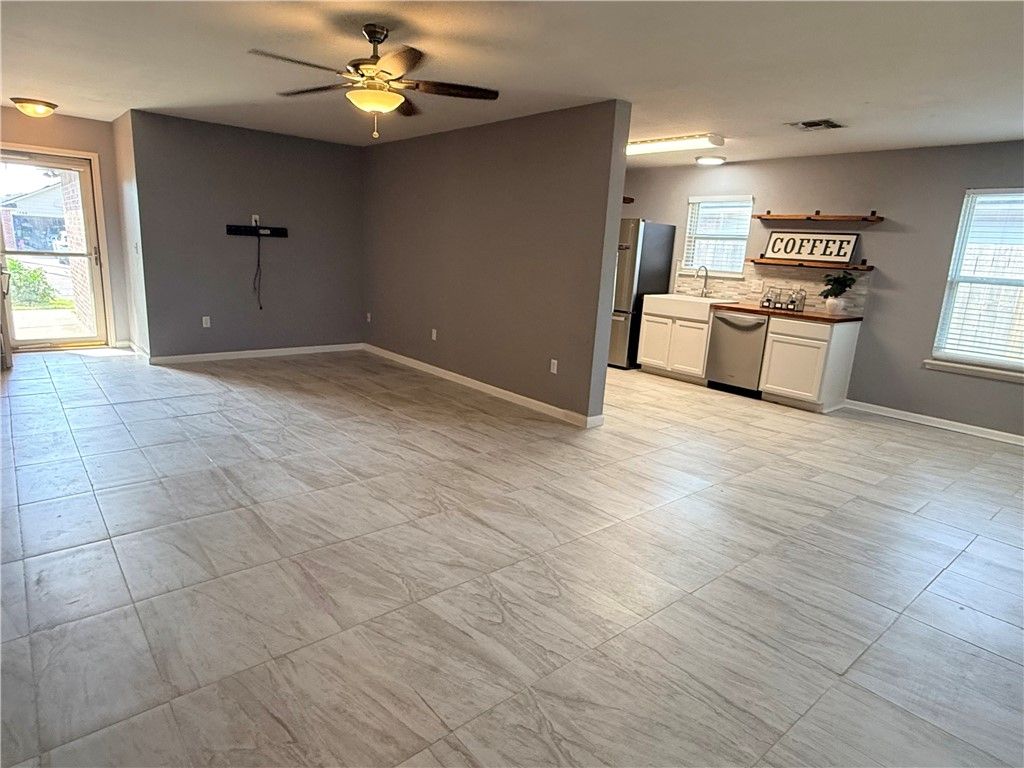 1210 Sacramento, Portland, TX 78374 — photo 4