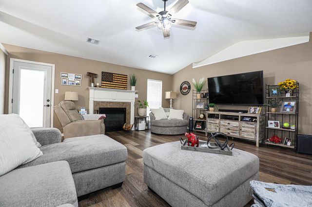 704 SHEFFIELD Drive, Bryant, AR 72022