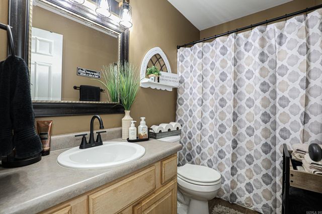 704 SHEFFIELD Drive, Bryant, AR 72022