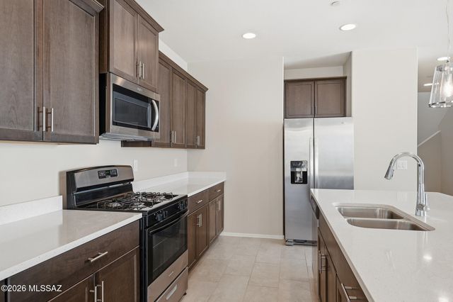 14035 E Red Pine Place, Vail, AZ 85641