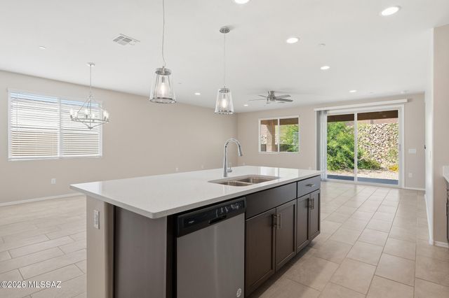 14035 E Red Pine Place, Vail, AZ 85641
