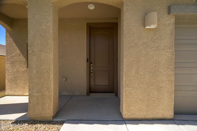 14035 E Red Pine Place, Vail, AZ 85641