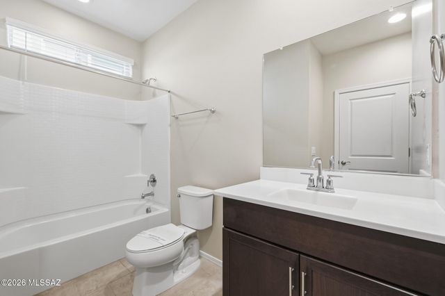 14035 E Red Pine Place, Vail, AZ 85641