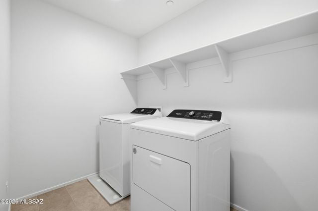 14035 E Red Pine Place, Vail, AZ 85641