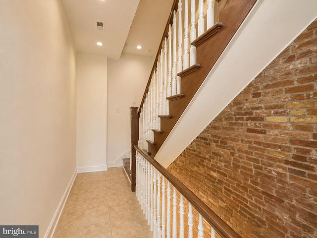 25 W NORTH AVE, Baltimore, MD 21201