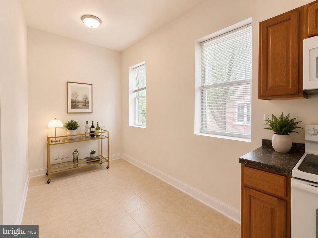 Image 11 of property listing at 25 W NORTH AVE, Baltimore, MD 21201