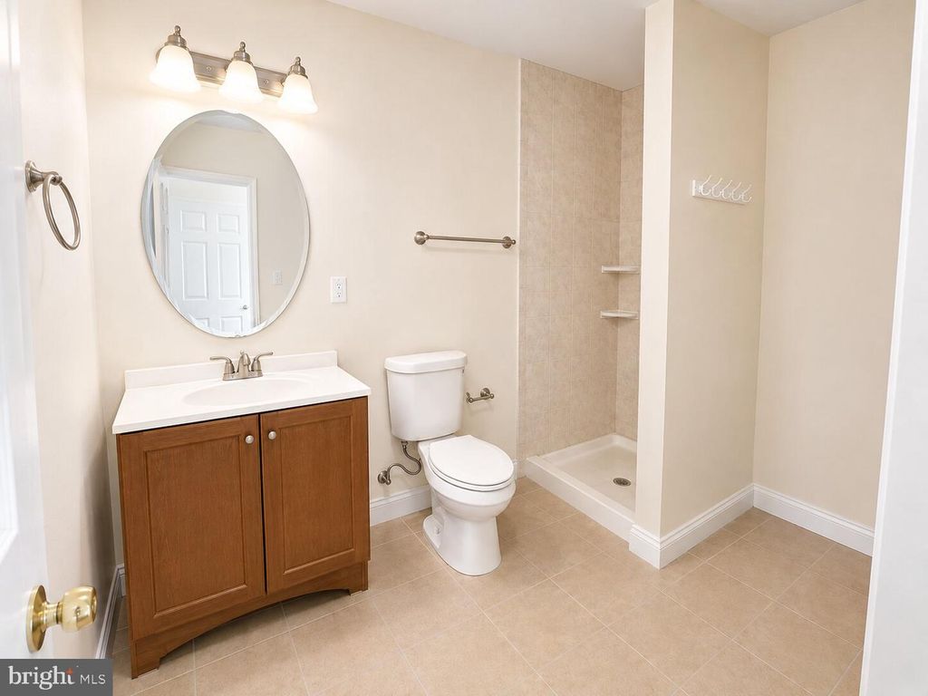 Image 15 of property listing at 25 W NORTH AVE, Baltimore, MD 21201