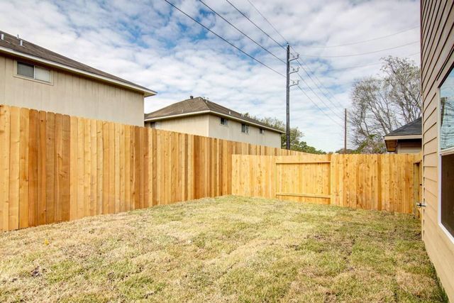 2435 Gibbs Bend Court, Houston, TX 77073