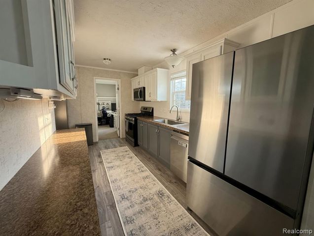 1576 Ocher St., Novi, MI 48374