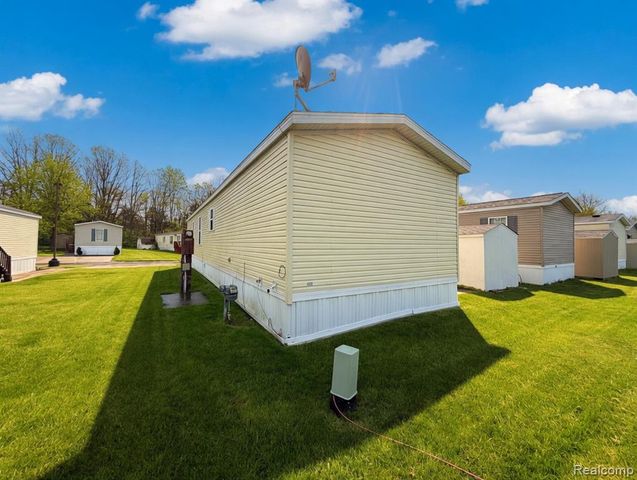 1576 Ocher St., Novi, MI 48374
