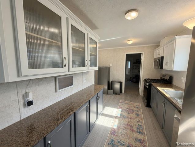 1576 Ocher St., Novi, MI 48374