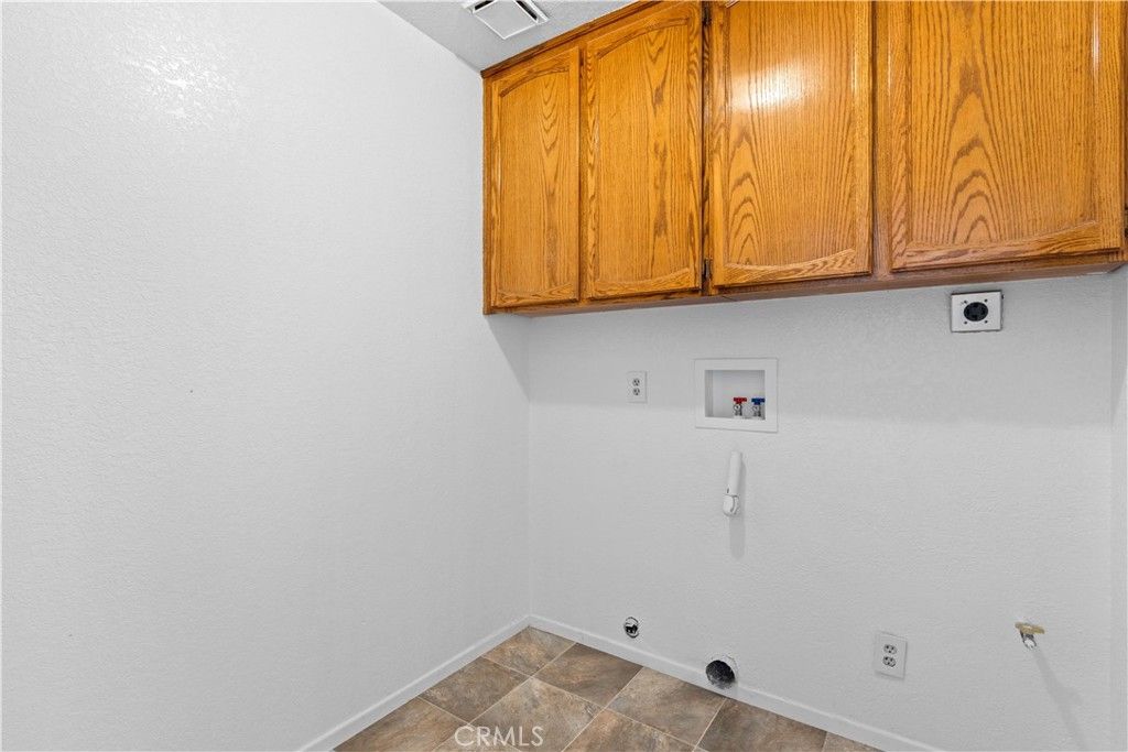 Image 15 of property listing at 4467 Valle Vista Court, Phelan, CA 92371