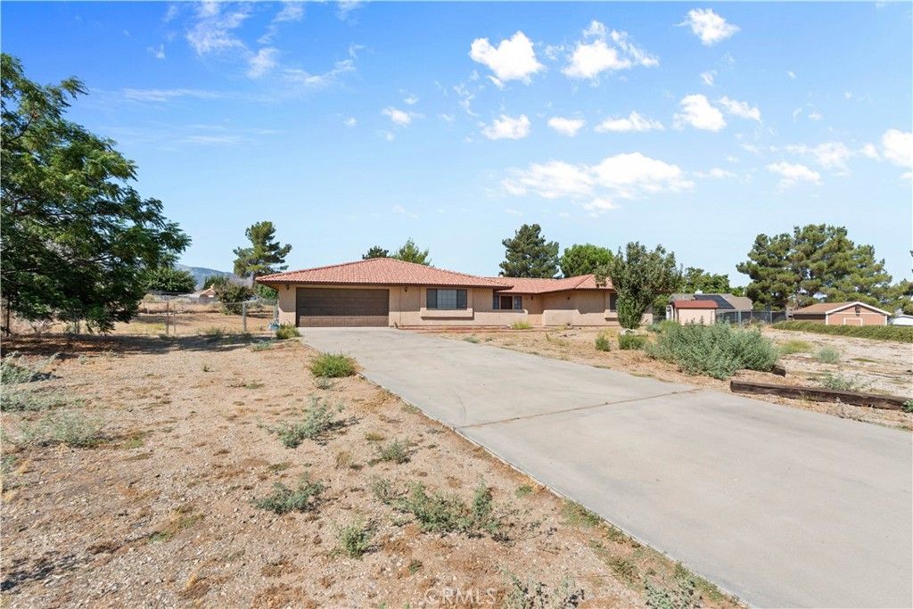 Image 2 of property listing at 4467 Valle Vista Court, Phelan, CA 92371