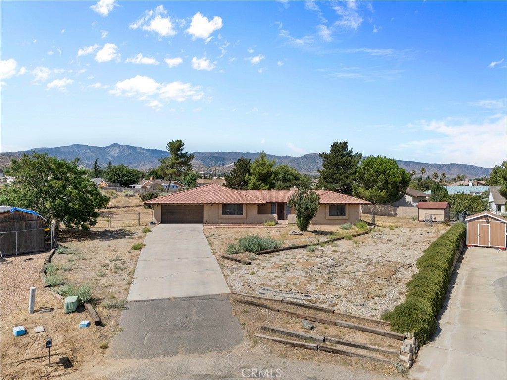 Image 31 of property listing at 4467 Valle Vista Court, Phelan, CA 92371