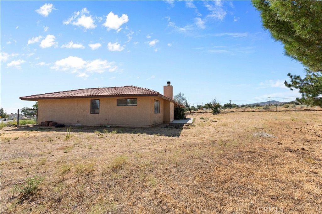 Image 32 of property listing at 4467 Valle Vista Court, Phelan, CA 92371