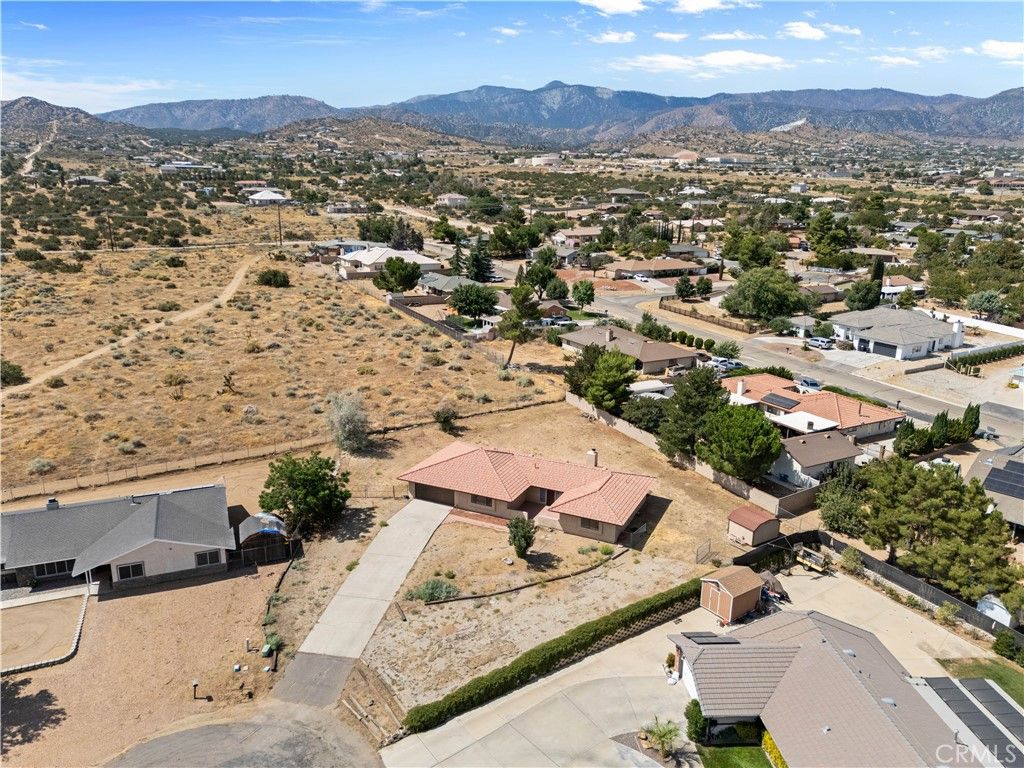 Image 33 of property listing at 4467 Valle Vista Court, Phelan, CA 92371