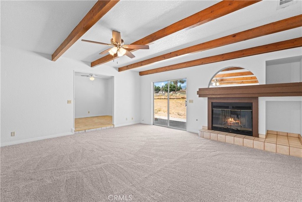 Image 7 of property listing at 4467 Valle Vista Court, Phelan, CA 92371