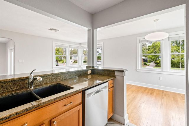 205 GARDEN CIRCLE N, Dunedin, FL 34698