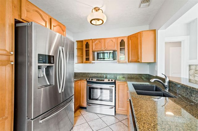 205 GARDEN CIRCLE N, Dunedin, FL 34698