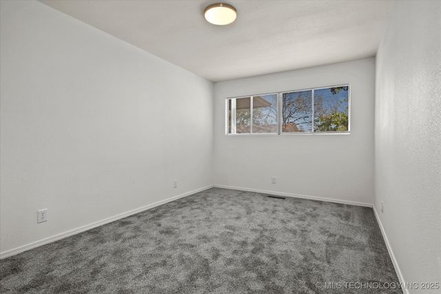 1719 SE Hilltop Drive, Bartlesville, OK 74006