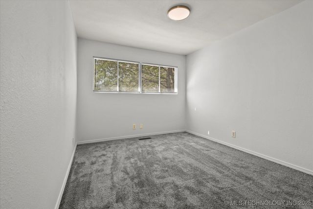 1719 SE Hilltop Drive, Bartlesville, OK 74006