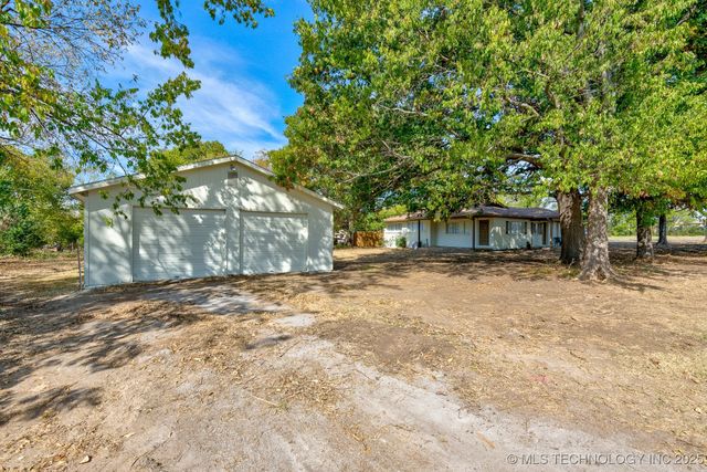 1719 SE Hilltop Drive, Bartlesville, OK 74006