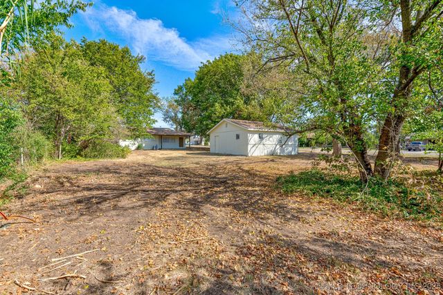 1719 SE Hilltop Drive, Bartlesville, OK 74006