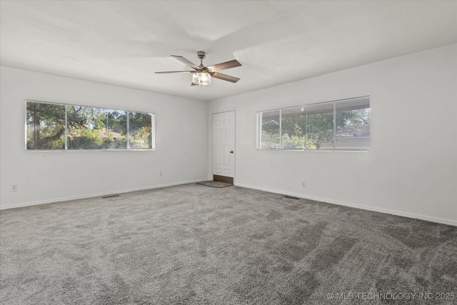 1719 SE Hilltop Drive, Bartlesville, OK 74006