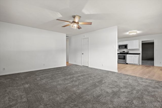 1719 SE Hilltop Drive, Bartlesville, OK 74006