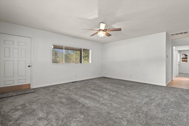 1719 SE Hilltop Drive, Bartlesville, OK 74006