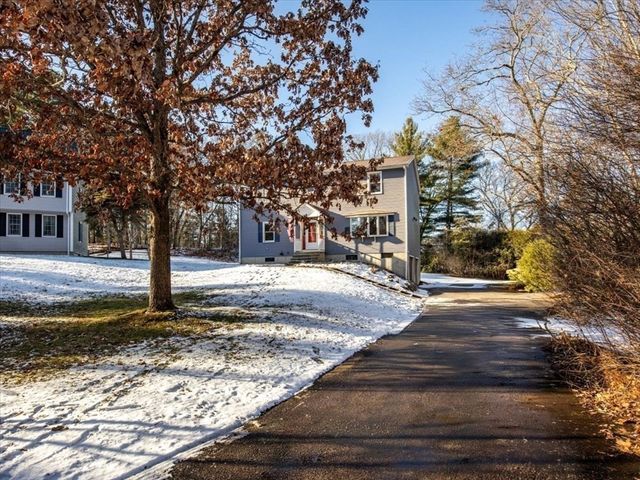 10 Hazelwood Ct, Attleboro, MA 02703