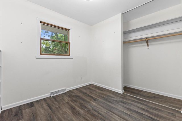 6321 N 121st STREET, Milwaukee, WI 53225