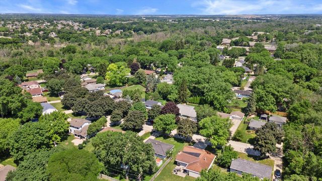6321 N 121st STREET, Milwaukee, WI 53225